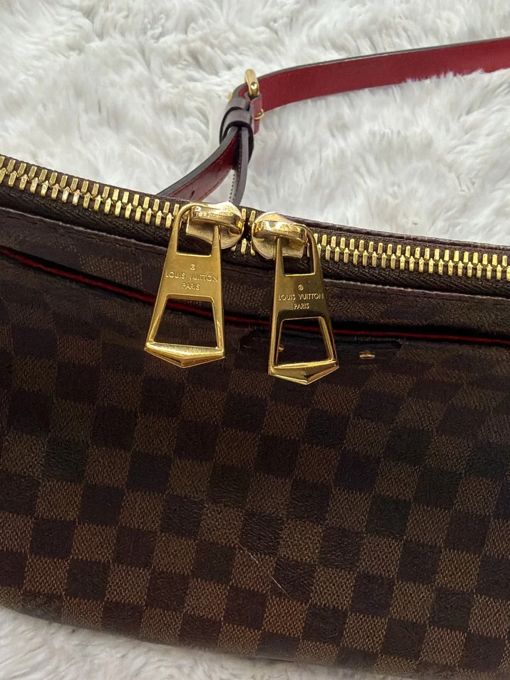 Louis Vuitton Besace Damier Ebene Shoulder Bag
